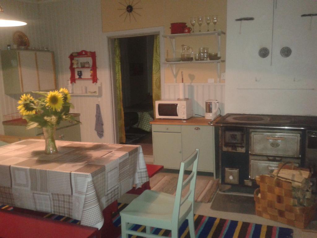 Levomäki Farm Cottages Ypaja Rum bild